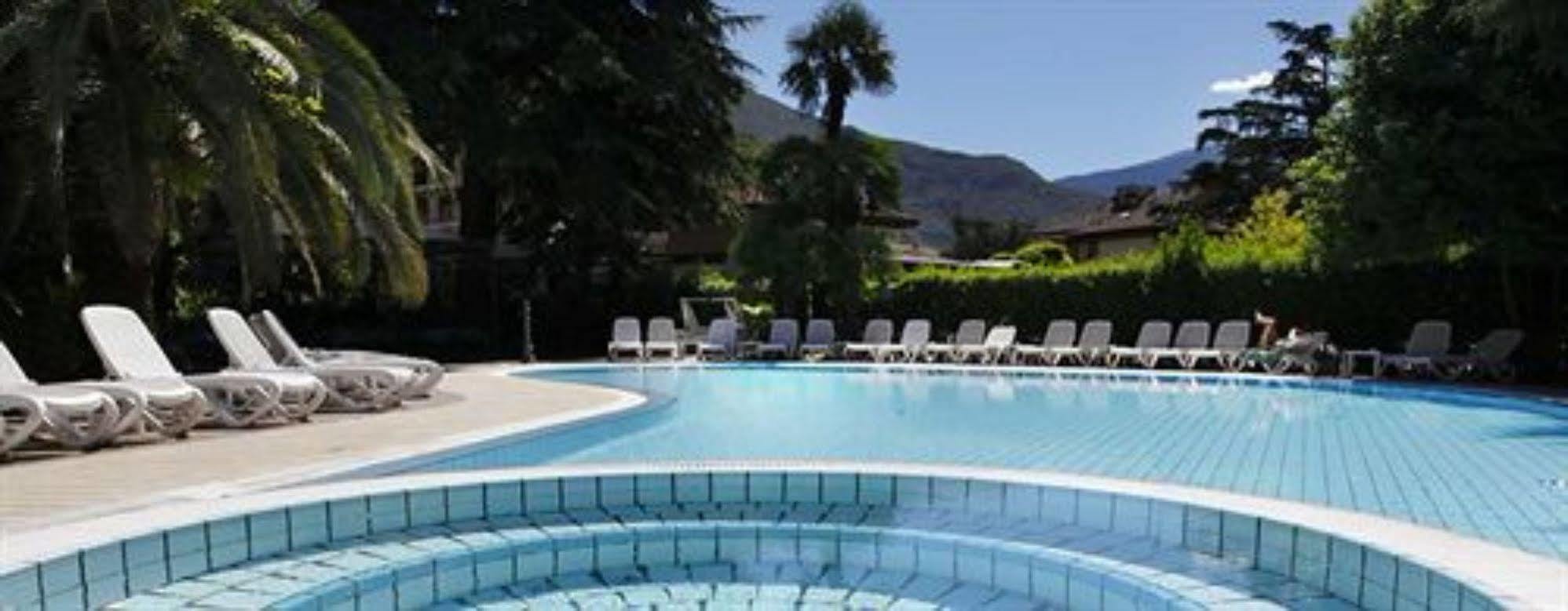 Palace 4*